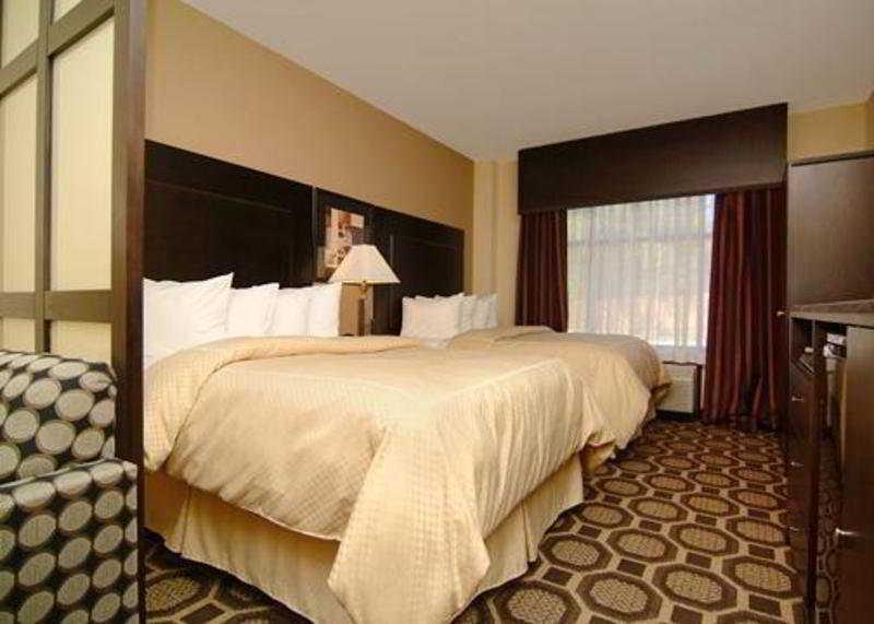 Express & By Ihg 3*