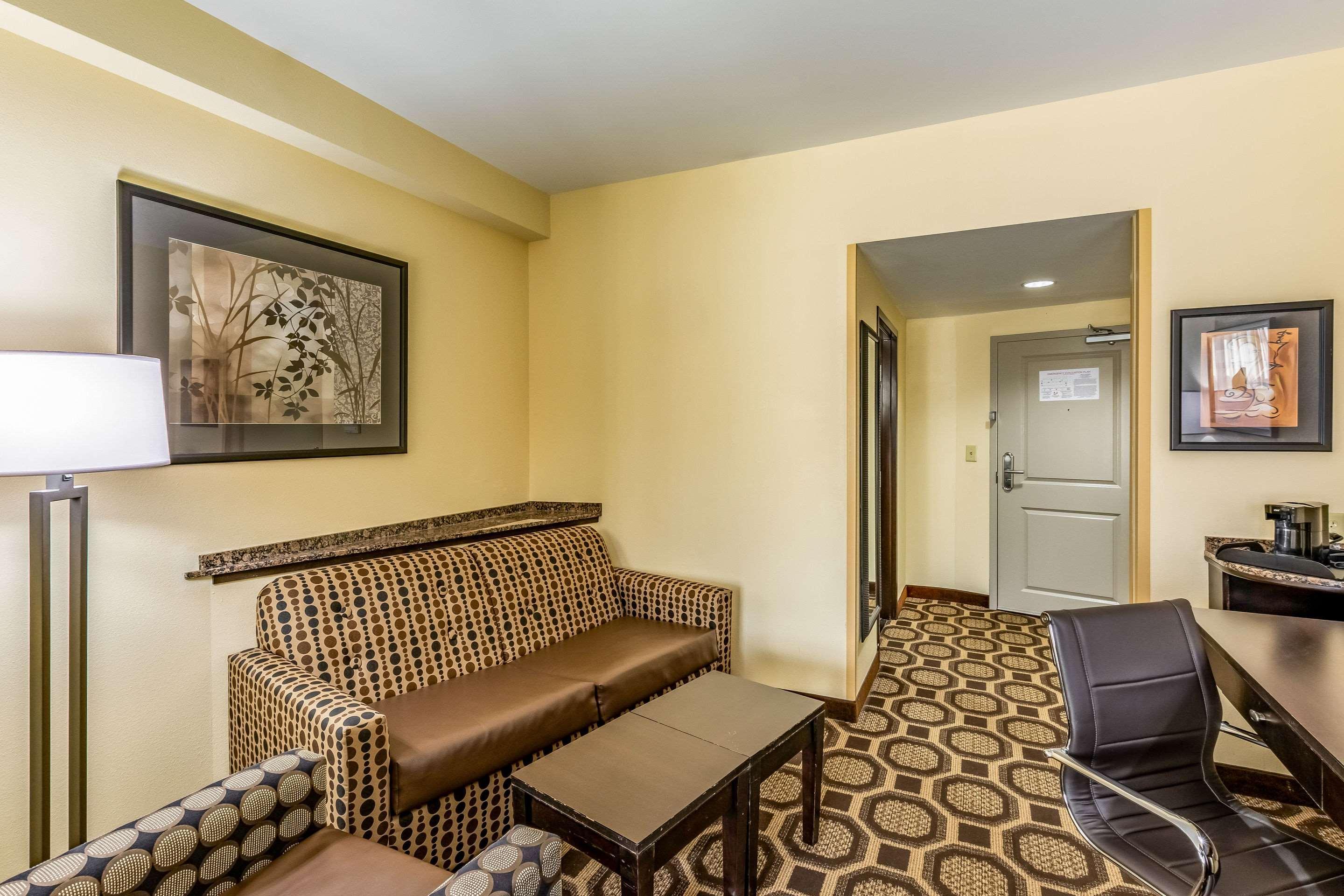 Express & By Ihg Hotel