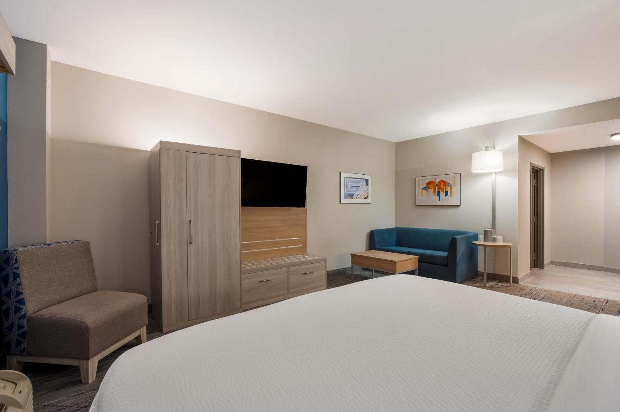 Express & By Ihg Hotel