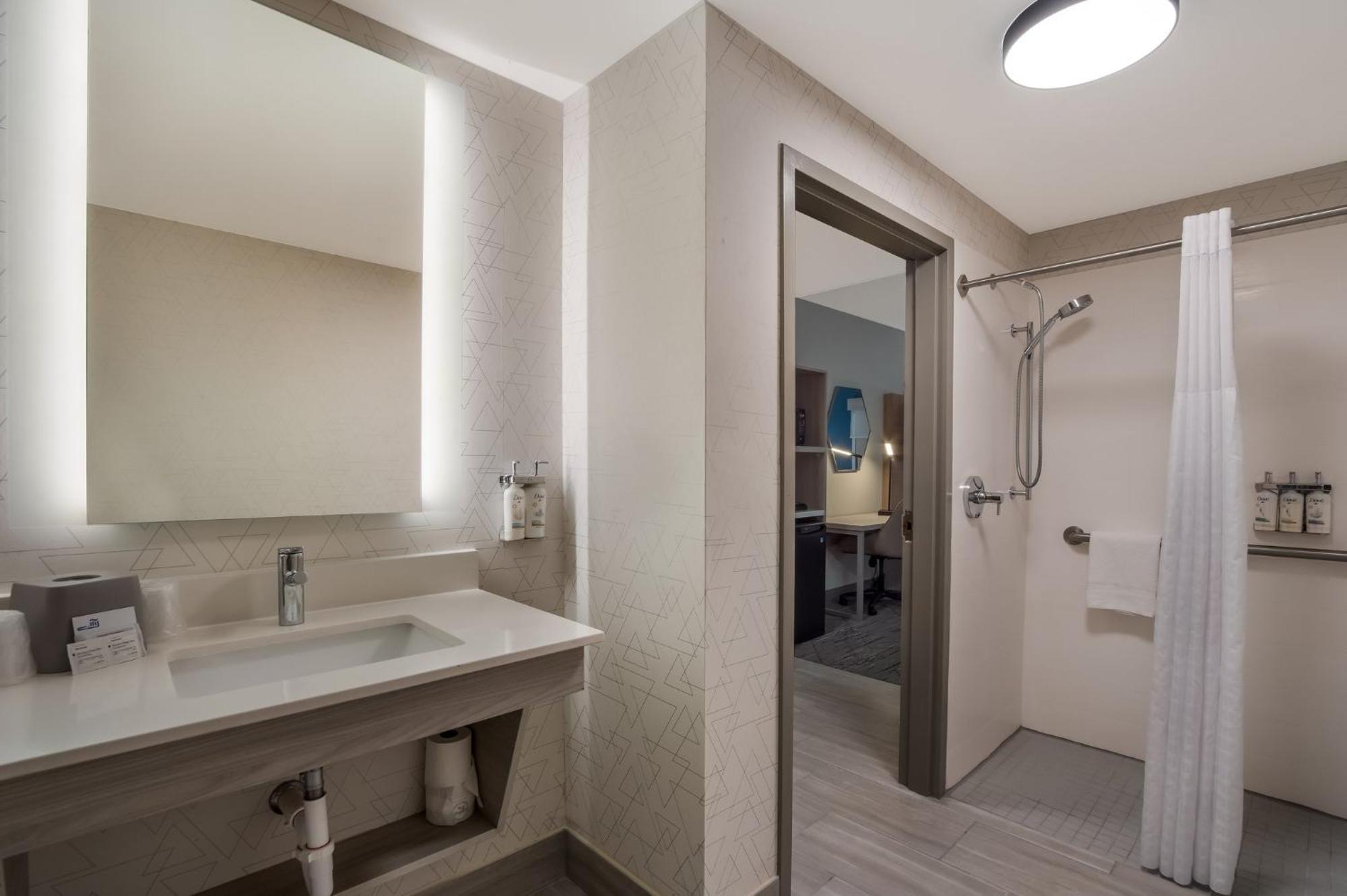 Express & By Ihg Hotel