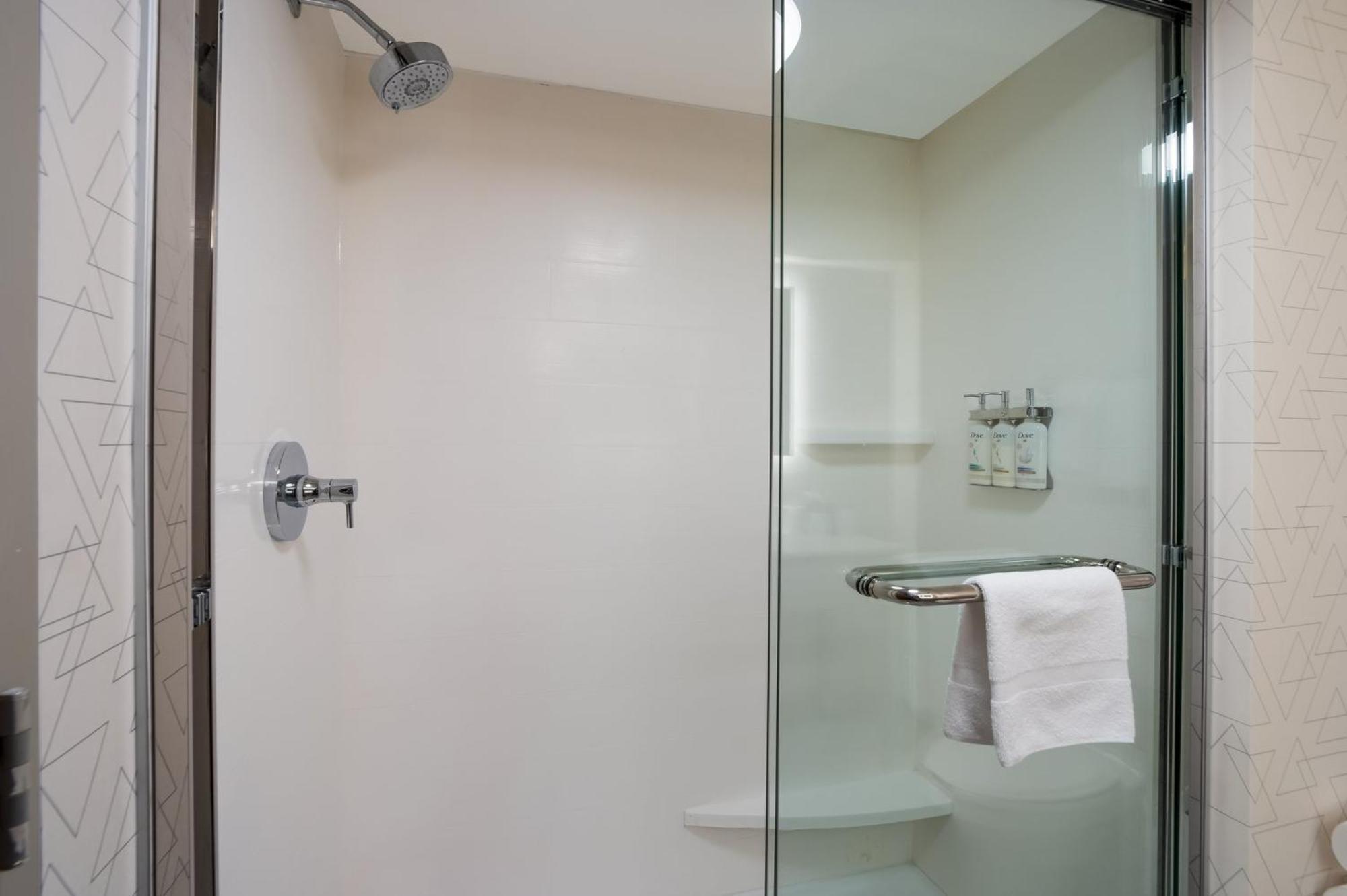 Hotel Express & By Ihg