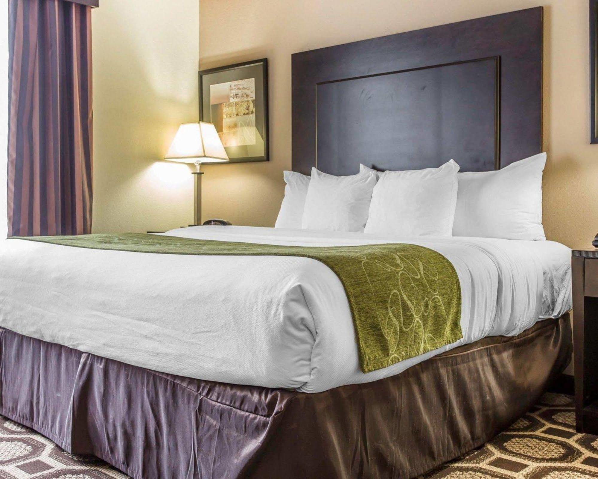 Hotel Express & By Ihg