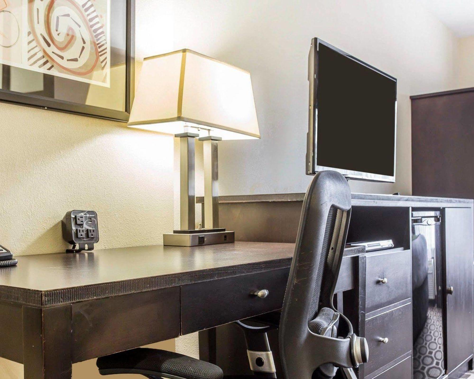 Express & By Ihg Hotel