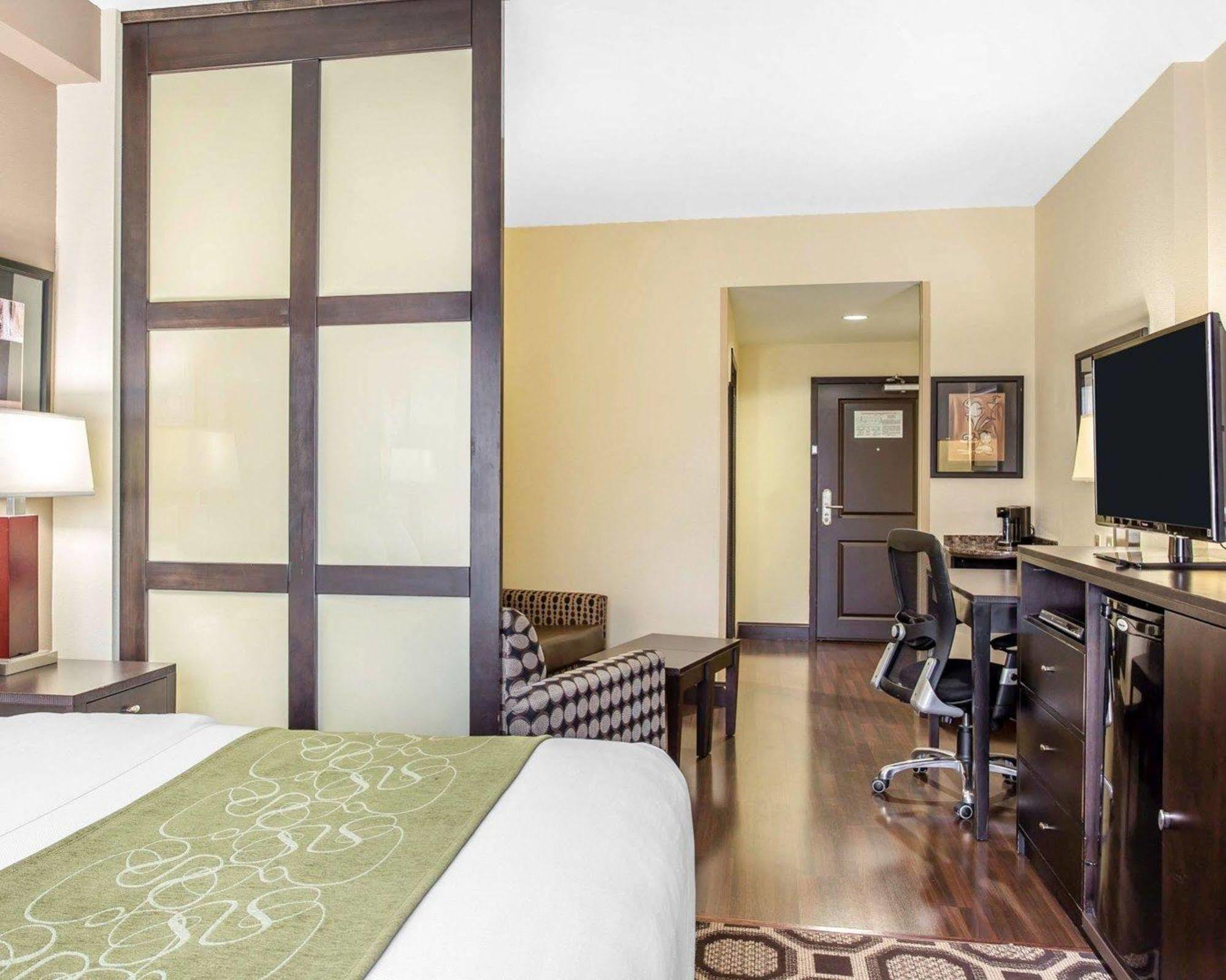 Express & By Ihg Hotel Lexington