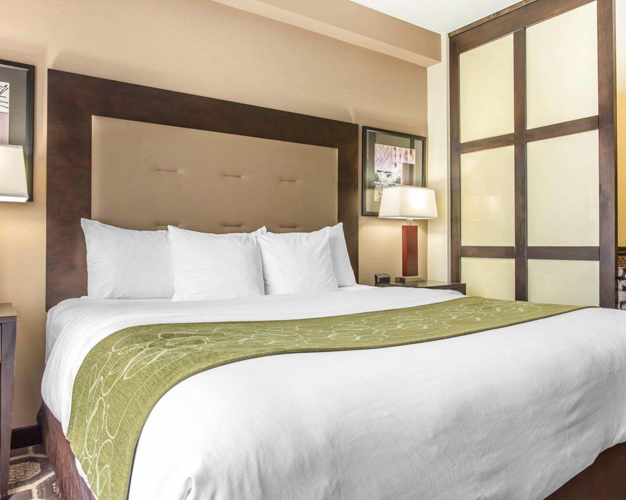 Express & By Ihg Hotel